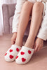 Chaussons cœur en matière moumoute, doux et tendres, cadeau cocooning romantique pour femme