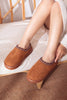 Chaussons en daim camel à doublure douce, chics et chauds pour l'intérieur en hiver