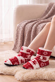 Chaussons de Noël rouges à motif nordique, chauds et festifs pour les fêtes d'hiver