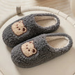 Chaussons nounours crème en matière duveteuse, doux comme une peluche pour les soirées cocooning