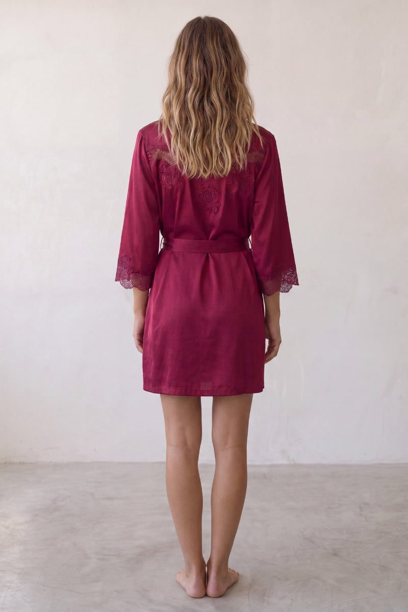 Déshabillé kimono femme pour femme, matière fluide et élégante, lingerie de nuit raffinée et sensuelle