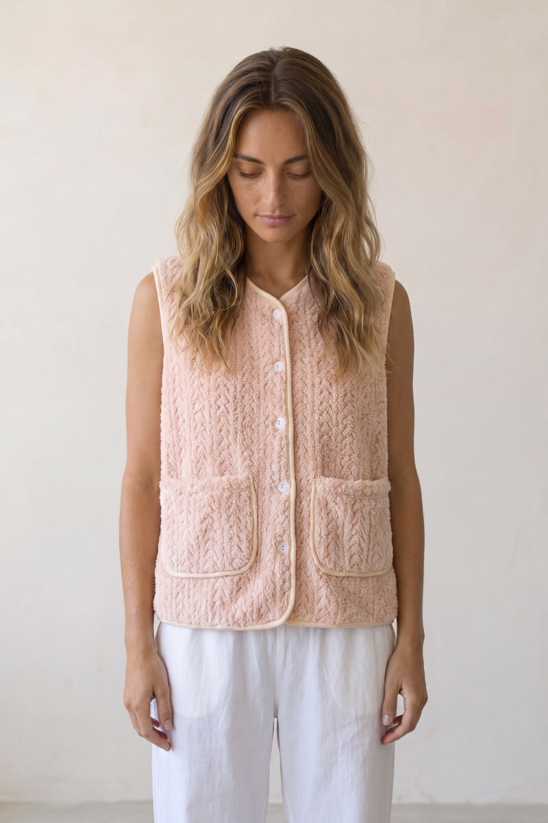 Gilet pyjama femme corail corail en matière moelleuse, à porter sur le pyjama pour cocooner au chaud à la maison