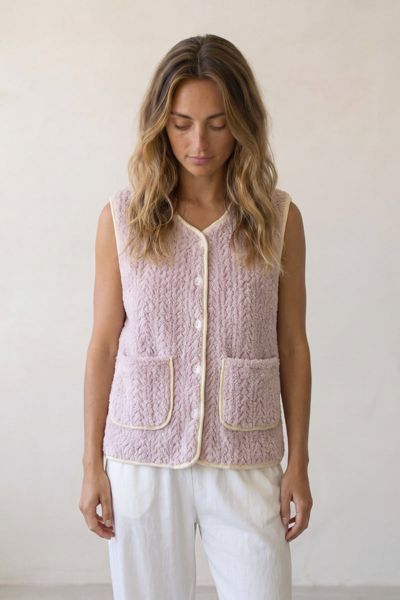 Gilet pyjama femme rose rose en matière moelleuse, à porter sur le pyjama pour cocooner au chaud à la maison