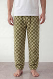 Pantalon pyjama homme vert kaki en pilou gaufré à damier, taille élastiquée et bas resserré, vue de face