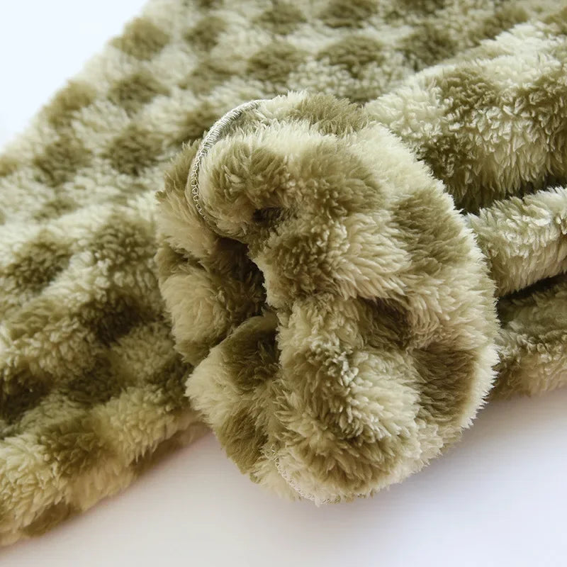 Pantalon pyjama homme vert kaki en pilou gaufré, détail de la matière