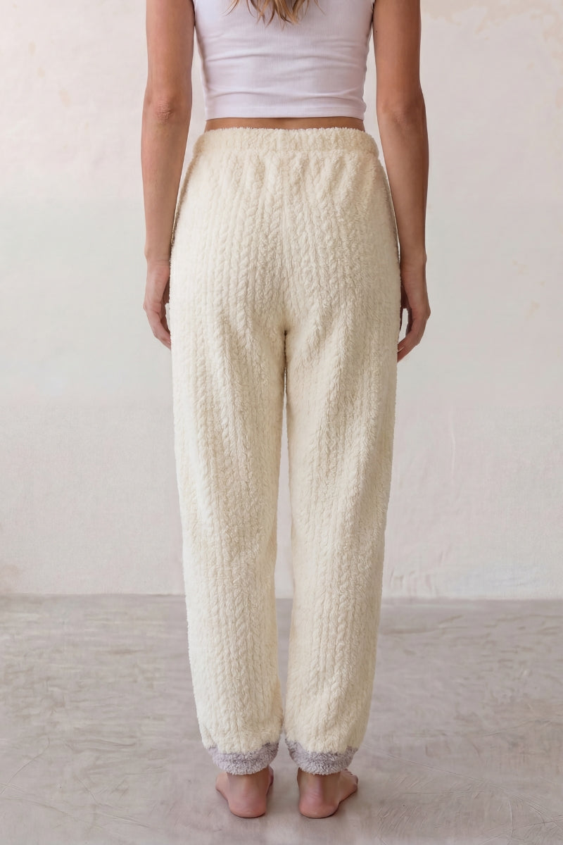 Pantalon pyjama femme écru en pilou côtelé, vue de dos