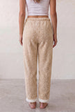 Pantalon pyjama femme rose en pilou torsadé, vue de dos