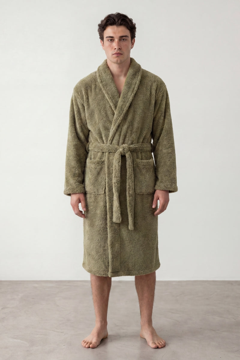 Peignoir cocooning kaki, coupe longue à col châle et ceinture à nouer, vue de face