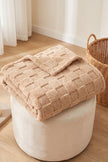 Plaid fourrure marron à carreaux en pilou pilou, ultra doux et chaud pour cocooner sur le canapé