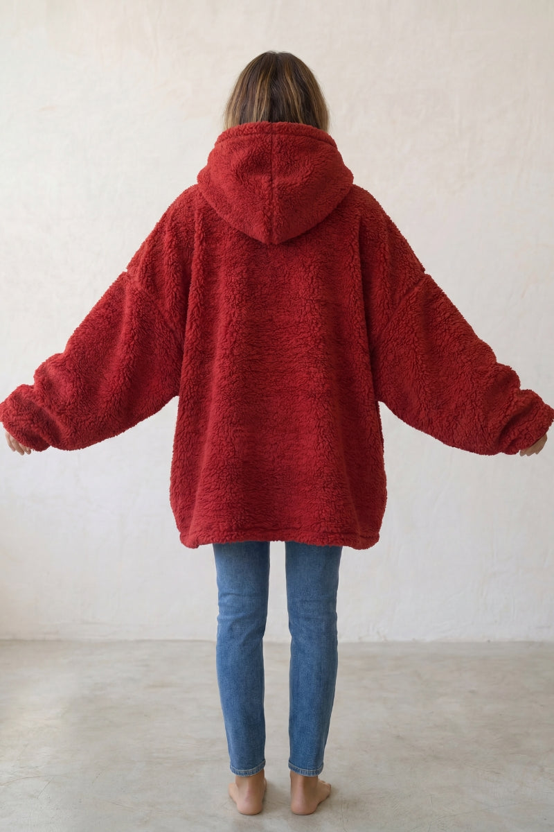 Pull plaid bordeaux à capuche, vue de dos