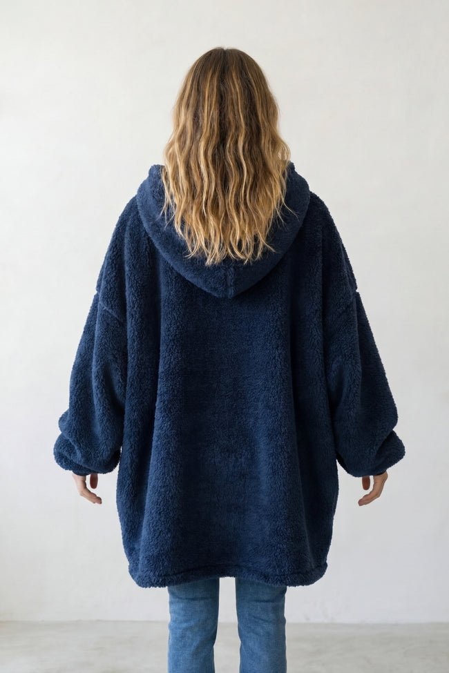 Pull plaid bleu marine à capuche, vue de dos
