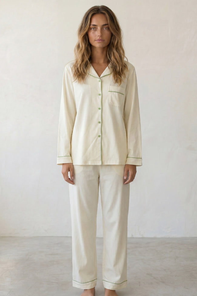 Pyjama coton blanc femme, chemise manches longues et pantalon assorti, vue de face