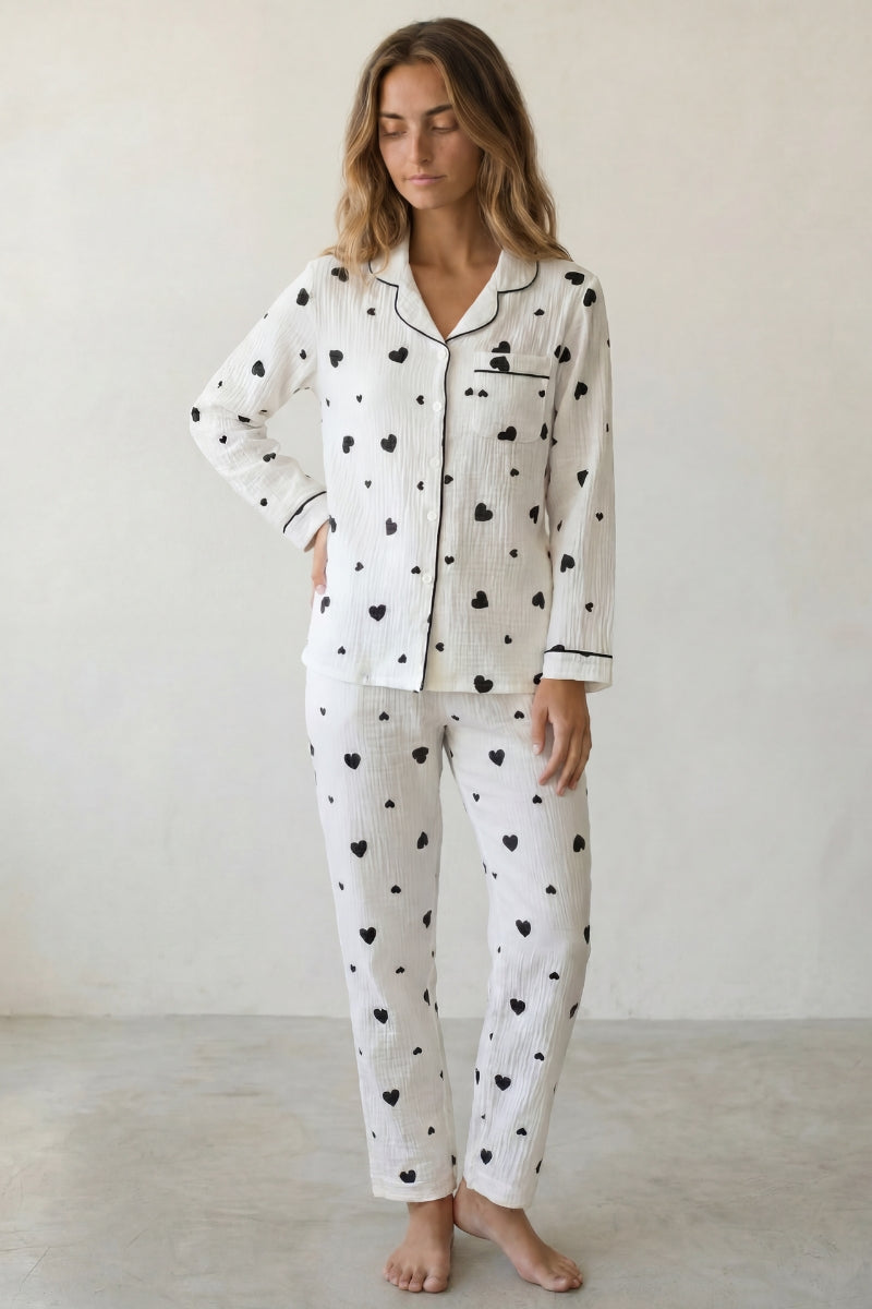 Pyjama coton cœurs femme blanc, chemise manches longues à motif cœurs et pantalon assorti, vue de face, vue 2