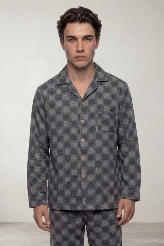 Pyjama coton damier homme gris, chemise manches longues à damier et pantalon assorti, vue de face
