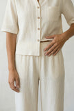 Pyjama coton écru femme, chemise manches courtes texturée et pantalon assorti, vue de face, vue 3