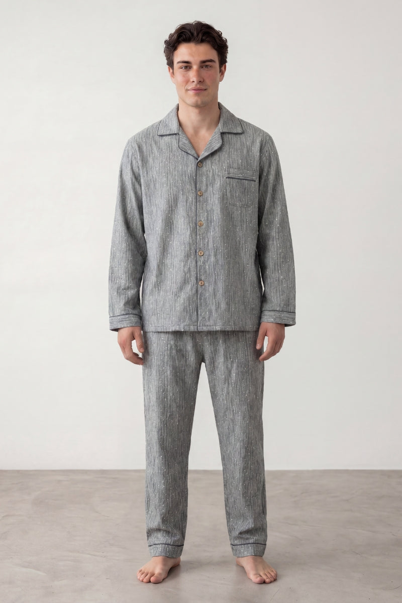 Pyjama coton gris homme, chemise manches longues à liseré et pantalon assorti, vue de face
