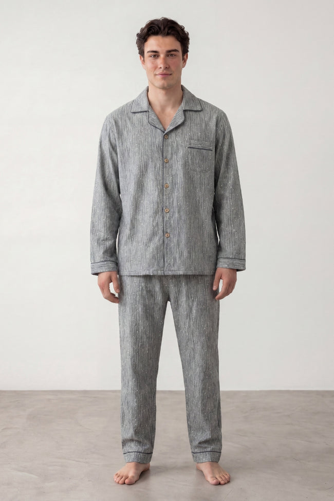 Pyjama coton gris homme, chemise manches longues à liseré et pantalon assorti, vue de face