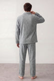 Pyjama coton gris homme, chemise manches longues à liseré et pantalon assorti, vue de face, vue 2