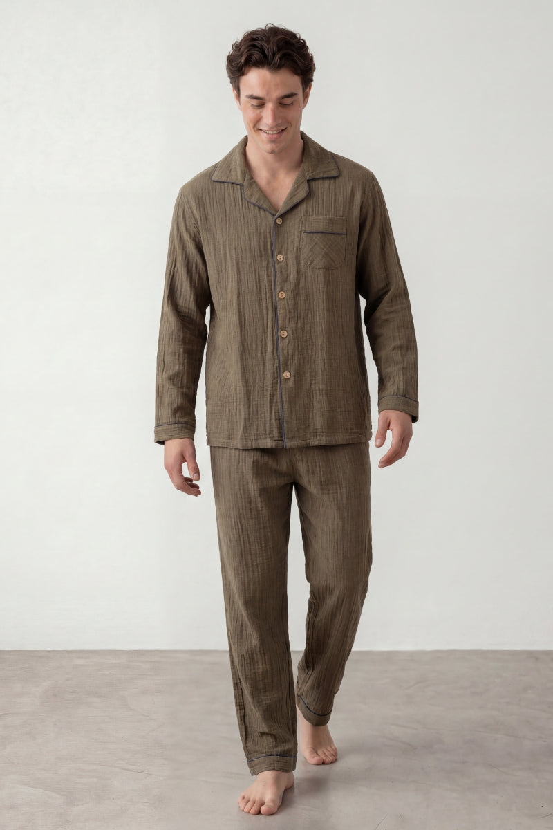 Pyjama coton kaki homme, chemise manches longues vert kaki et pantalon assorti, vue de face