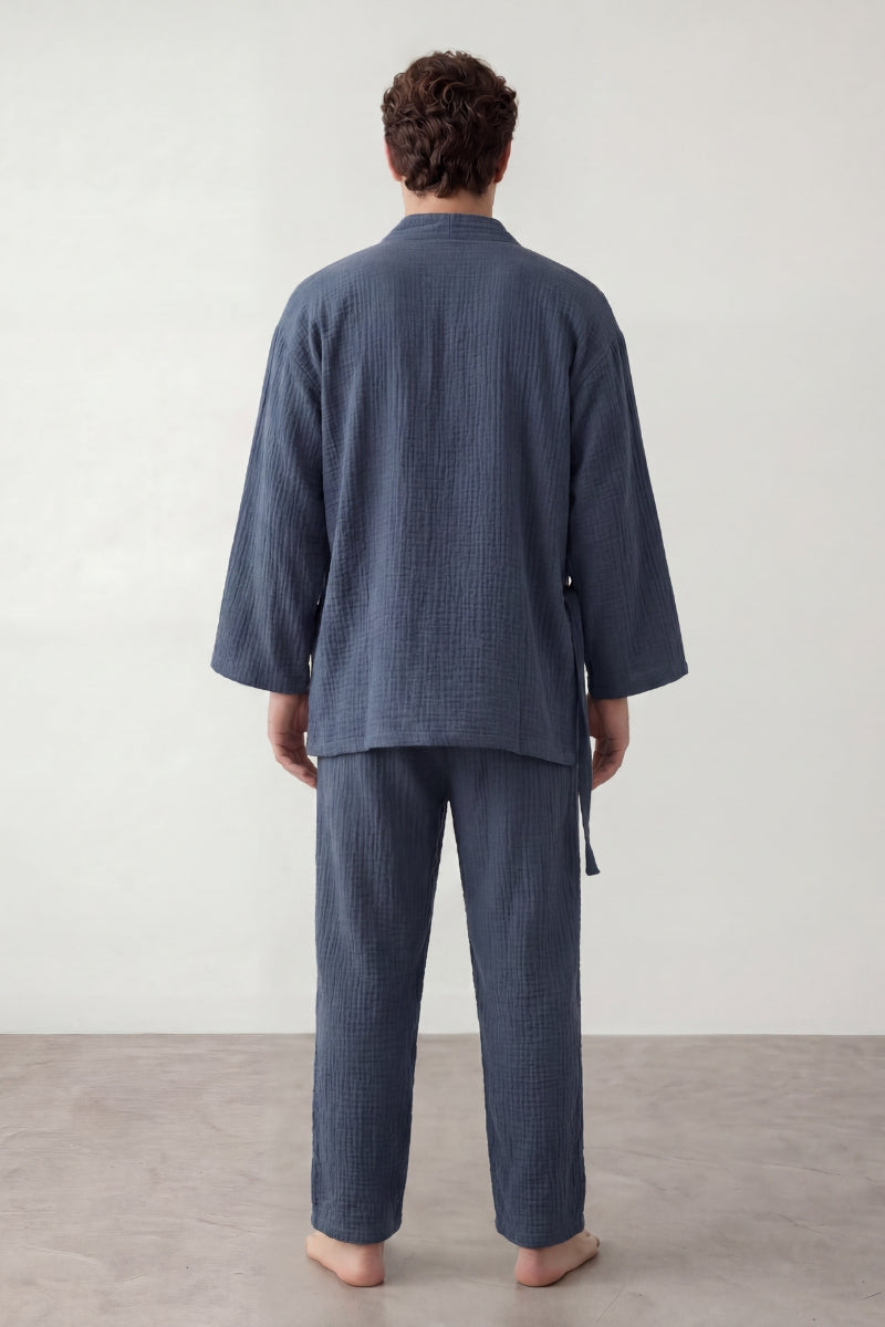 Pyjama coton kimono bleu homme, veste croisée à ceinture et pantalon assorti, vue de face, vue 2