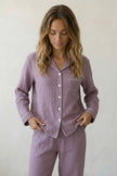 Pyjama coton mauve femme, chemise manches longues et pantalon assorti, vue de face