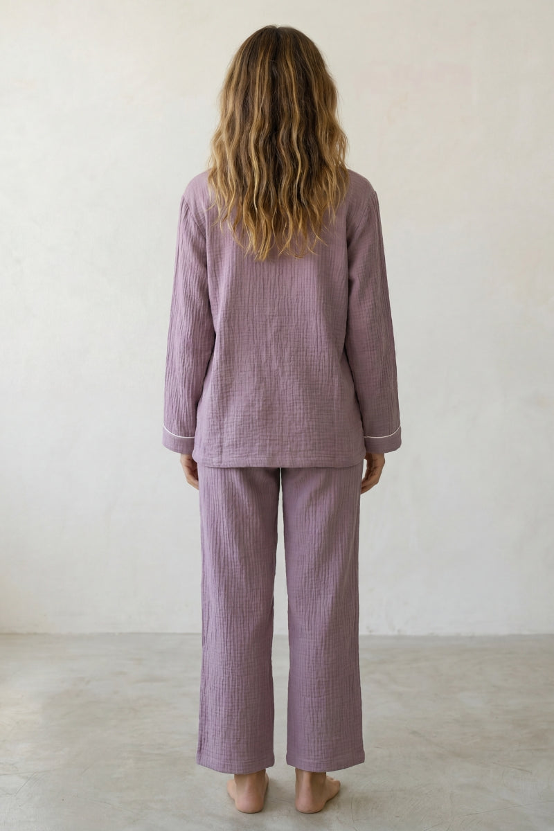 Pyjama coton mauve femme, chemise manches longues et pantalon assorti, vue de face, vue 2