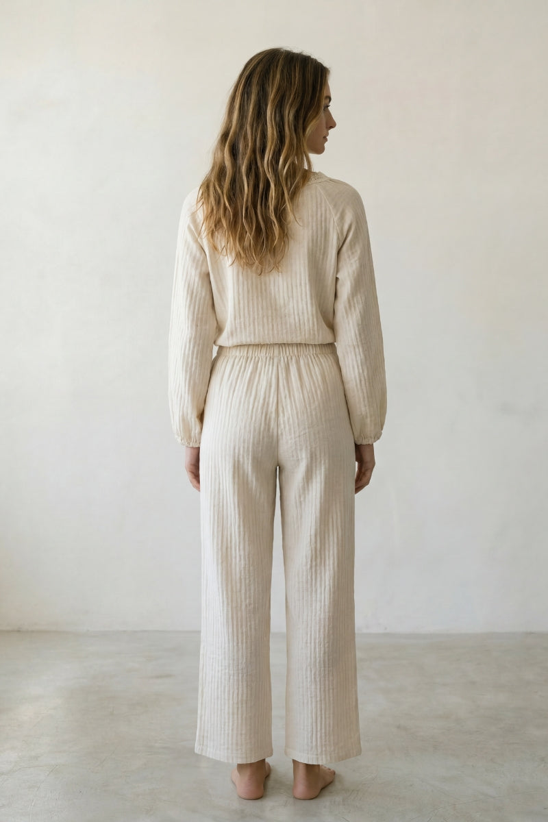 Pyjama coton naturel femme écru, haut col rond texturé et pantalon assorti, vue de face, vue 2