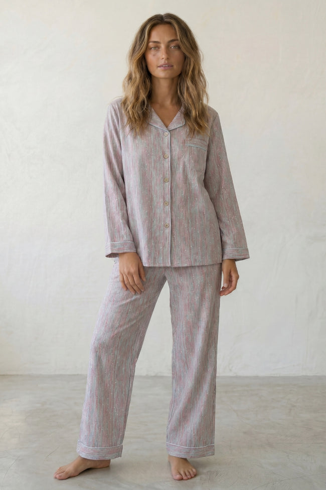 Pyjama coton rayé gris femme, chemise manches longues à rayures et pantalon assorti, vue de face