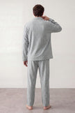Pyjama coton rayé gris homme, chemise manches longues à fines rayures et pantalon assorti, vue de face, vue 2