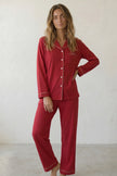 Pyjama coton rouge femme, chemise manches longues à liseré et pantalon assorti, vue de face