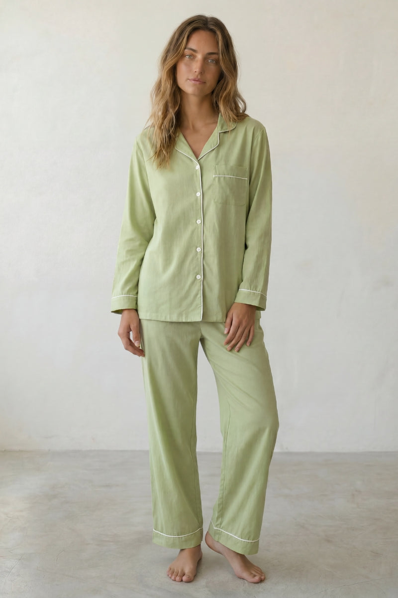 Pyjama coton sauge femme, chemise manches longues vert sauge et pantalon assorti, vue de face