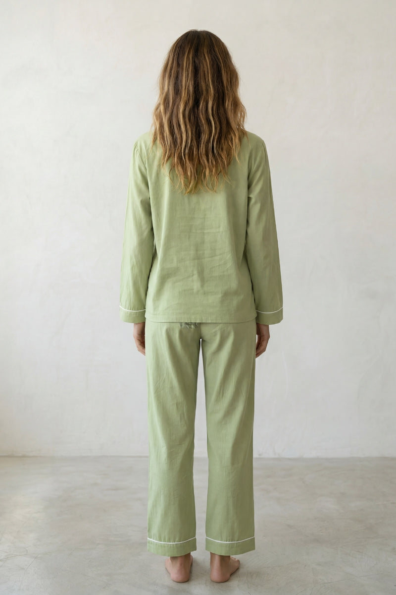 Pyjama coton sauge femme, chemise manches longues vert sauge et pantalon assorti, vue de face, vue 2