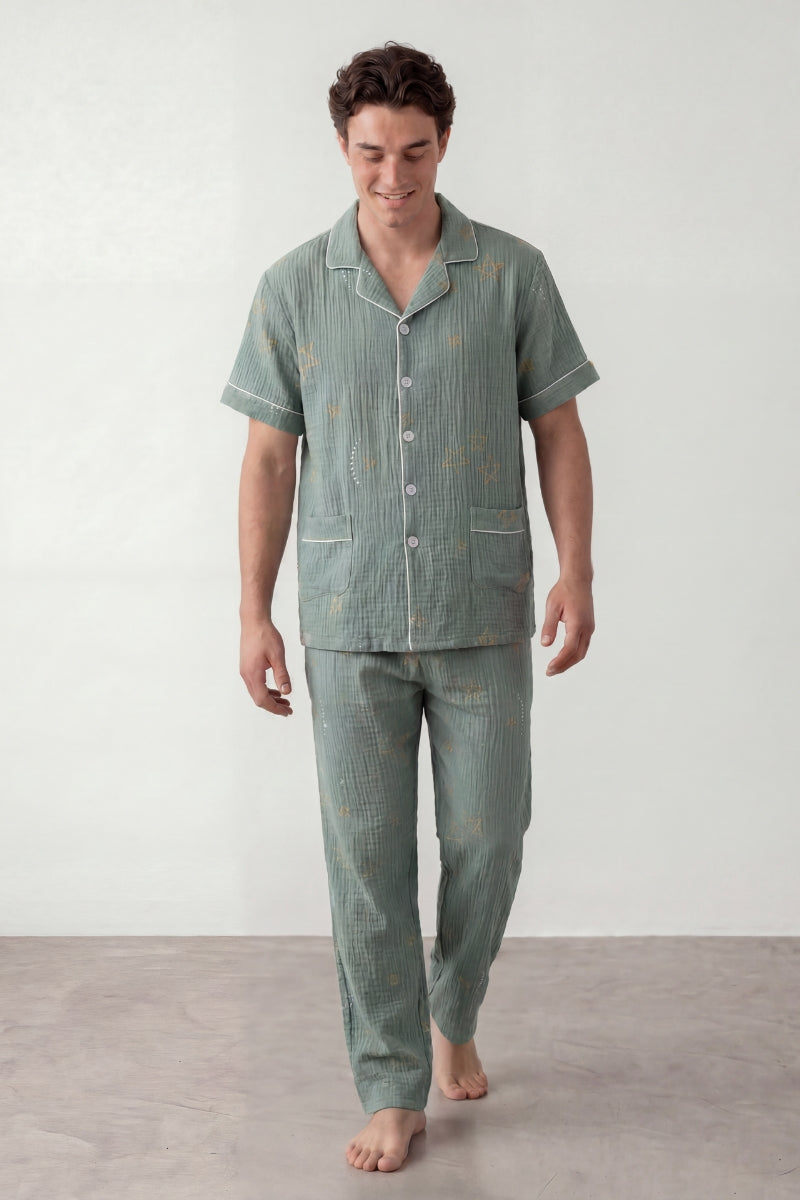 Pyjama coton sauge homme, chemise manches courtes vert sauge et pantalon assorti, vue de face