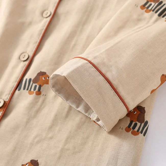 Pyjama coton teckel homme beige, chemise manches longues à motif teckels et pantalon assorti, vue de face, vue 2