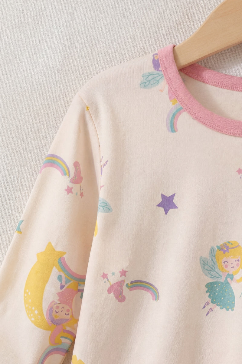 Pyjama fée fille, détail du motif fées et étoiles