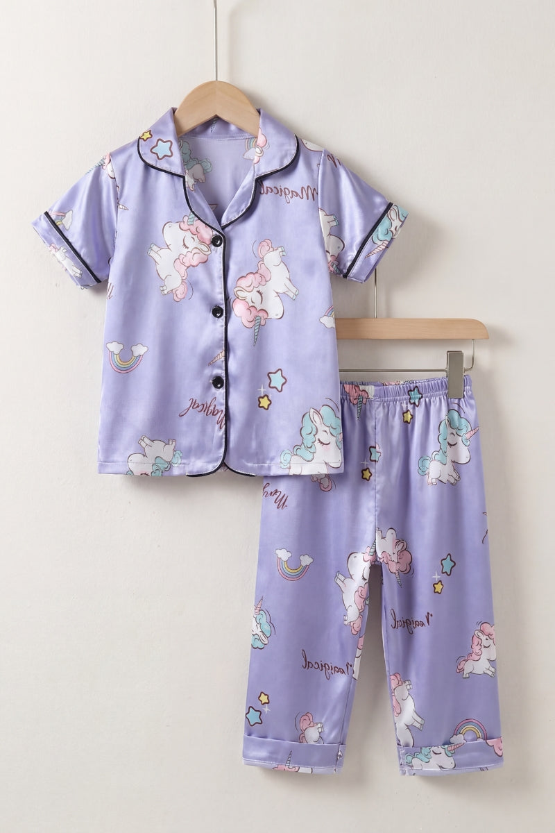 Pyjama kawaii fille, ensemble présenté sur cintre