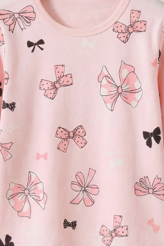 Pyjama nœuds fille, détail du motif nœuds papillon