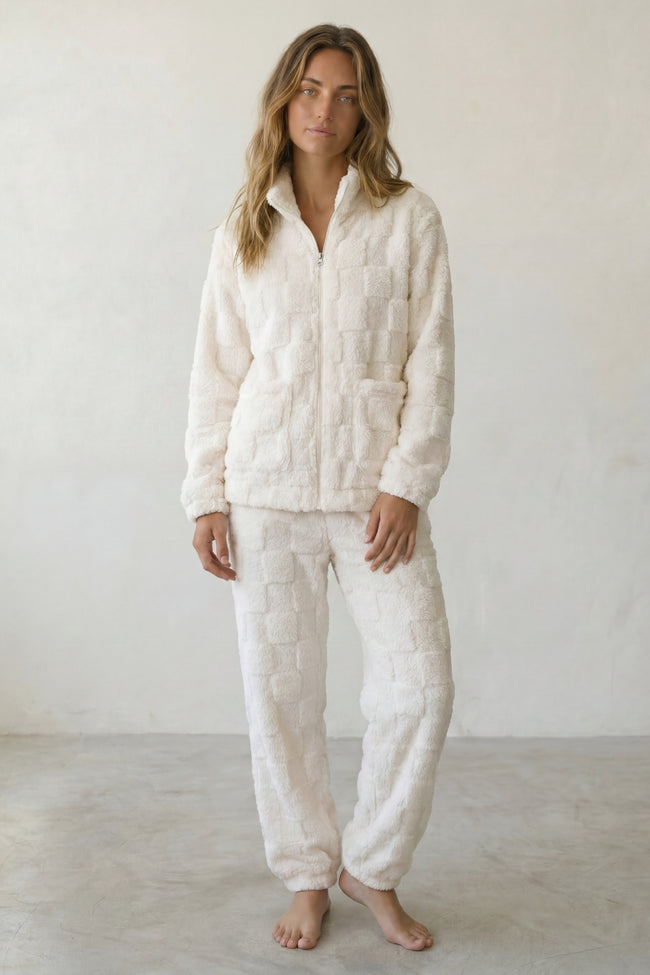 Pyjama pilou pilou chaud femme écru, veste zippée gaufrée en damier col chemise et pantalon assorti, vue de face