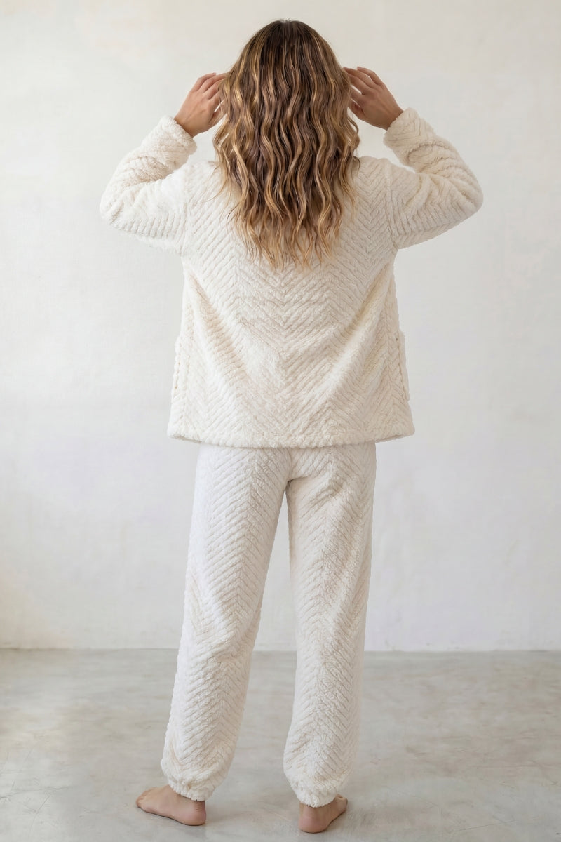 Pyjama pilou pilou col châle femme écru en maille gaufrée, vue de dos