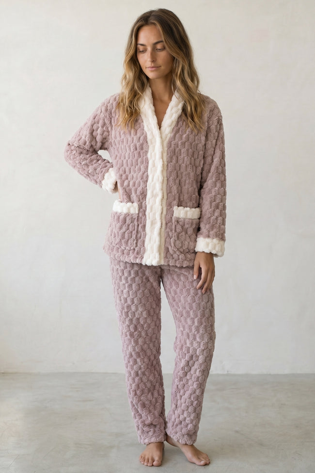 Pyjama pilou pilou femme col V, veste boutonnée gaufrée liseré crème et pantalon assorti, vue de face