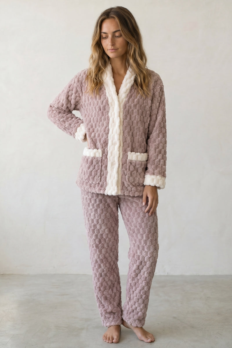 Pyjama pilou pilou femme col V, veste boutonnée gaufrée liseré crème et pantalon assorti, vue de face