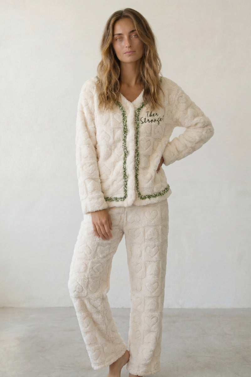 Pyjama pilou pilou crème femme, veste boutonnée col V liseré vert gaufrée et pantalon assorti, vue de face