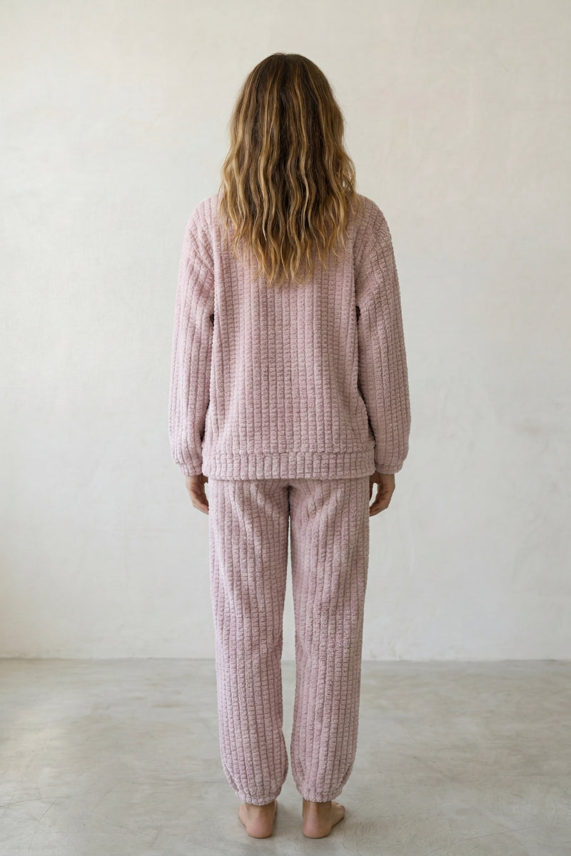 Pyjama pilou pilou mauve femme en maille côtelée, vue de dos