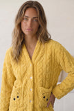 Pyjama pilou pilou moelleux femme jaune, veste gaufrée boutonnée col châle à ourson brodé et pantalon assorti, vue de face