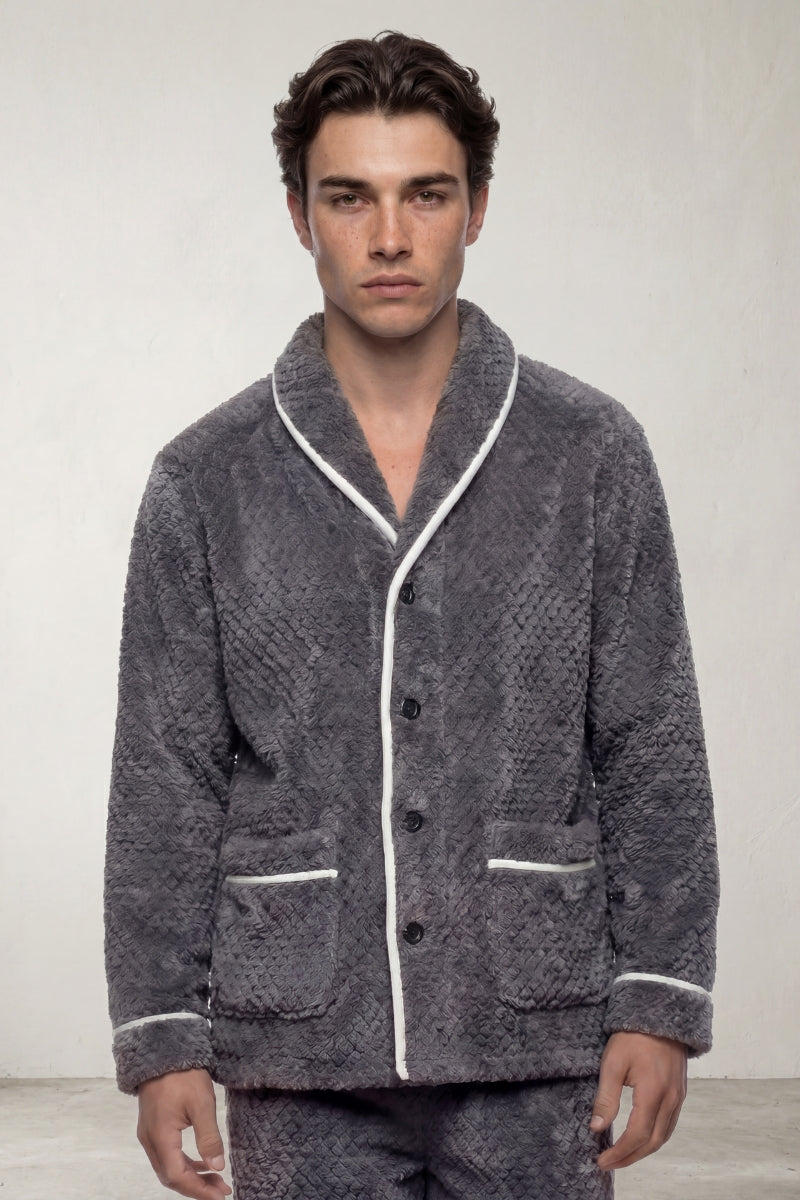 Pyjama pilou pilou homme gris gaufré, veste boutonnée col châle liseré blanc et pantalon assorti, vue de face
