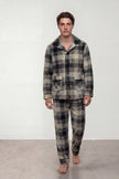 Pyjama polaire carreaux homme tartan kaki noir et écru, veste boutonnée col chemise et pantalon assorti, vue de face