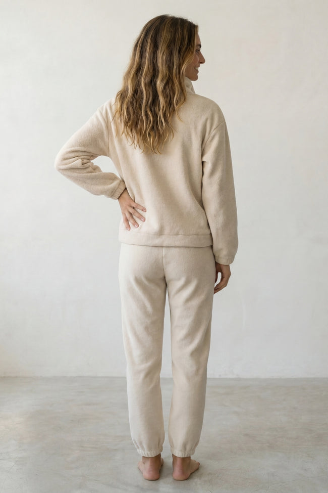 Pyjama polaire chaud femme beige, vue de dos