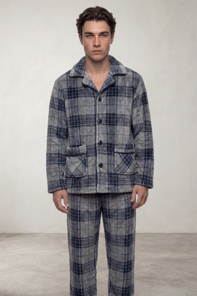 Pyjama polaire écossais homme à carreaux tartan bleu et gris, veste boutonnée col chemise et pantalon assorti, vue de face