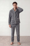 Pyjama polaire gris clair homme, veste boutonnée col chemise et pantalon assorti, vue de face