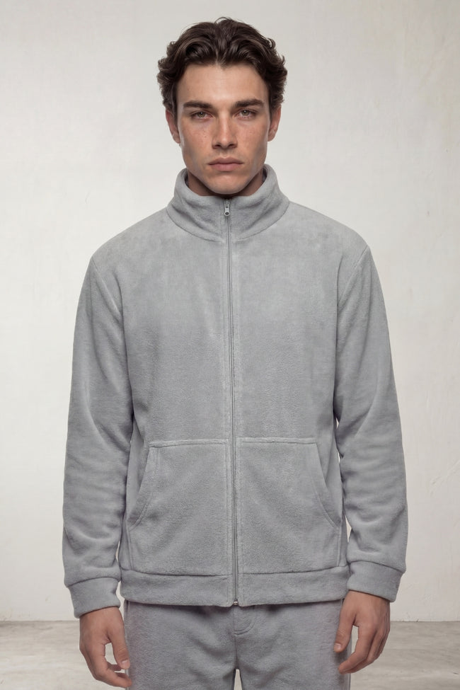 Pyjama polaire gris souris homme, veste zippée à col montant poches kangourou et pantalon assorti, vue de face